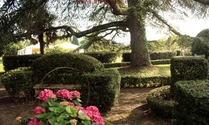 Tuscany villas for rent :: Villa Catignano beautiful Italian-style garden