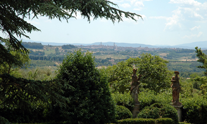 Destination weddings Tuscany :: Villa with garden park Catignano